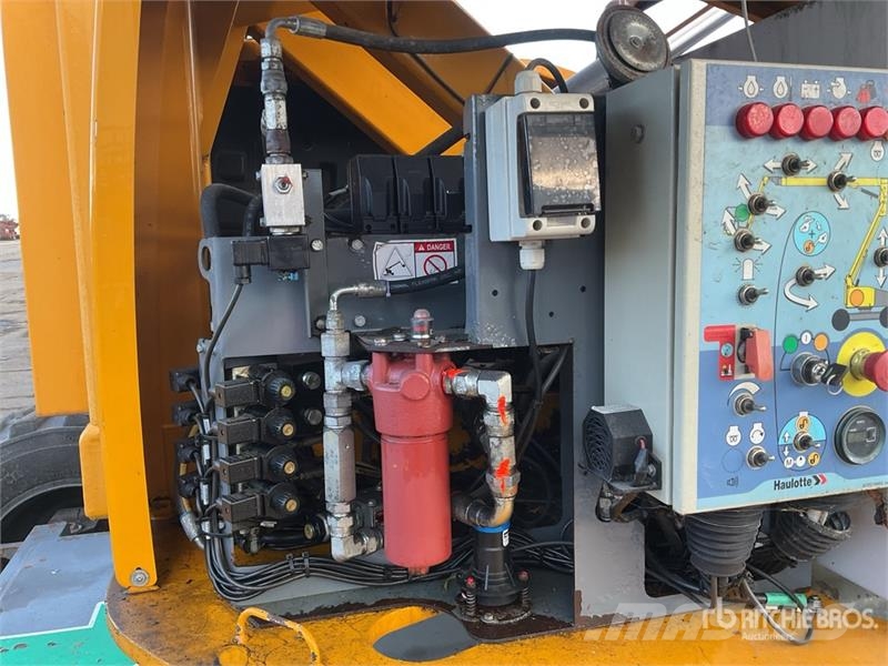 Haulotte HA260PX 4WD Diesel Articulating Boom Lift Knikarmhoogwerkers