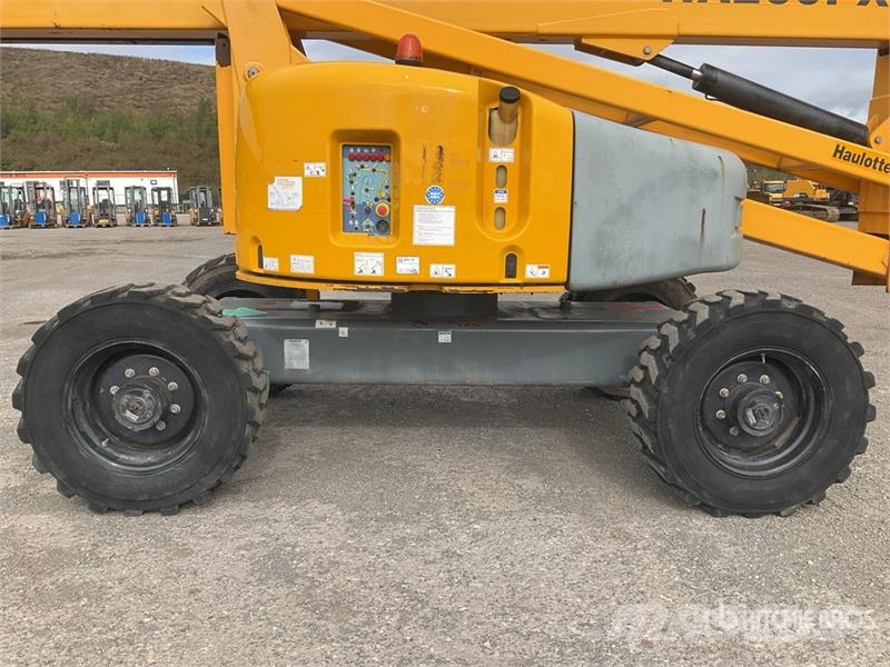 Haulotte HA260PX 4WD Diesel Articulating Boom Lift Articulated boom lifts