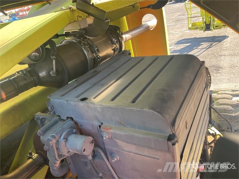 Haulotte HA260PX 4WD Diesel 4X4 Articulating Boom Lift Bomlifte med knækarm