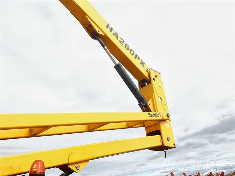 Haulotte HA260PX 4WD Diesel Articulating Boom Lift Articulated boom lifts