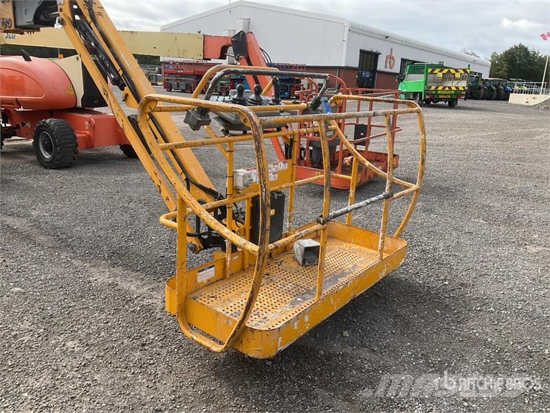 Haulotte HA260PX 4WD Diesel Articulating Boom Lift Articulated boom lifts