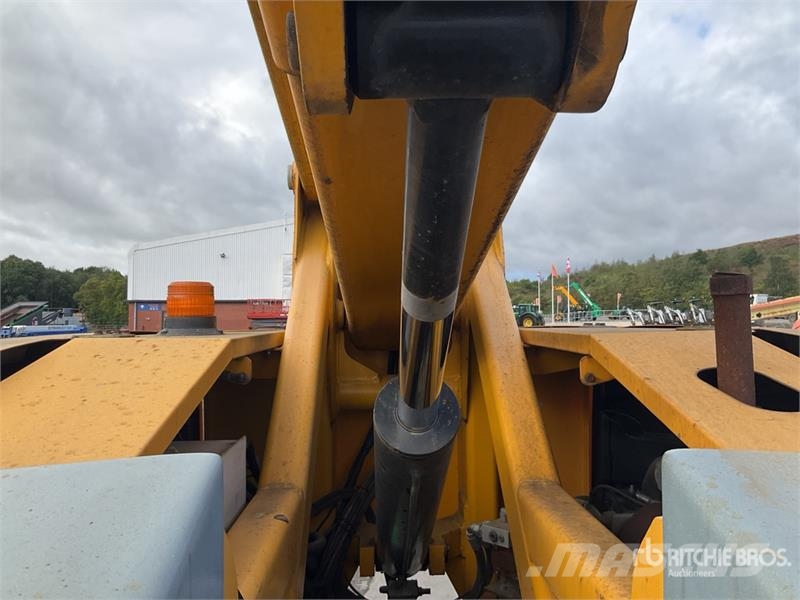 Haulotte HA260PX 4WD Diesel Articulating Boom Lift Articulated boom lifts