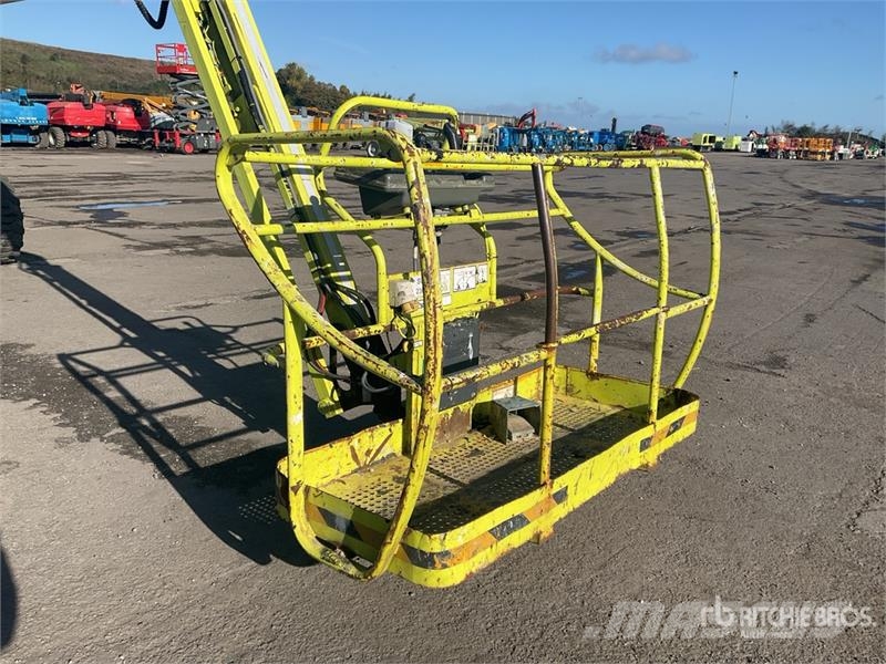 Haulotte HA260PX 4WD Diesel 4X4 Articulating Boom Lift Bomlifte med knækarm
