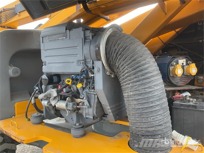 Haulotte HA260PX 4WD Diesel Articulating Boom Lift Articulated boom lifts