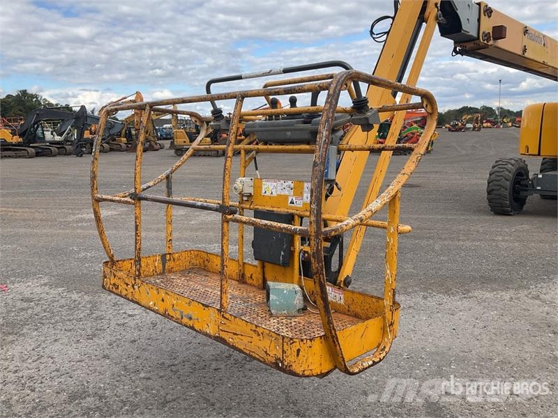 Haulotte HA260PX 4WD Diesel Articulating Boom Lift Gelenkteleskoparbeitsbühnen