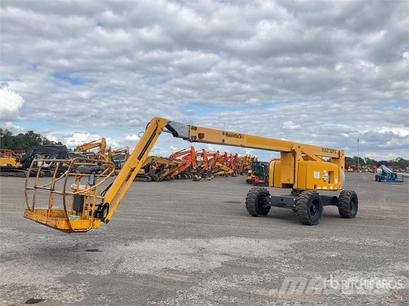 Haulotte HA260PX 4WD Diesel Articulating Boom Lift Gelenkteleskoparbeitsbühnen