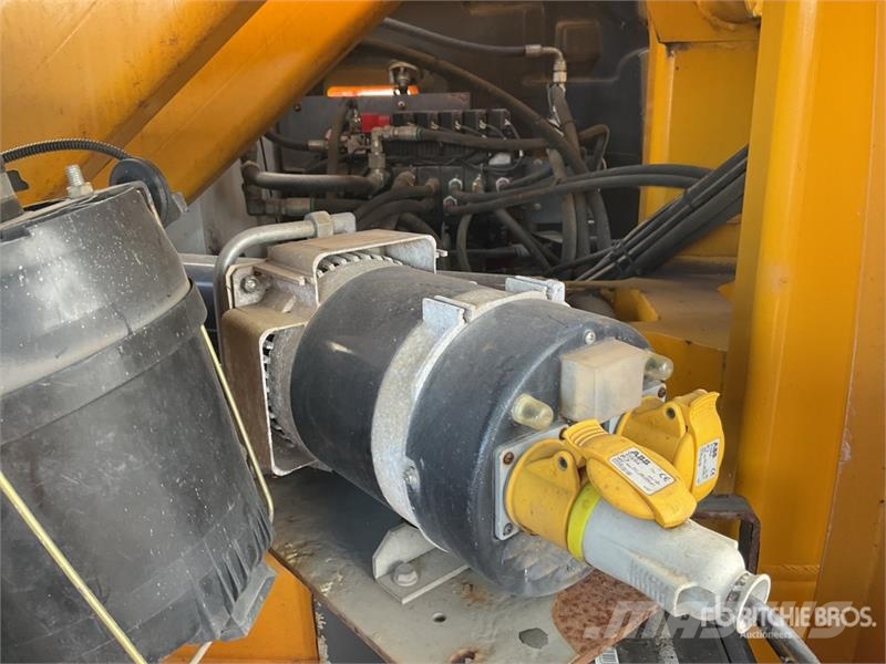 Haulotte HA260PX 4WD Diesel Articulating Boom Lift Articulated boom lifts