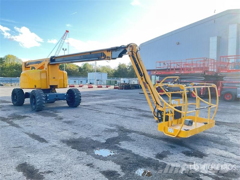 Haulotte HA260PX 4WD Diesel Articulating Boom Lift Knikarmhoogwerkers
