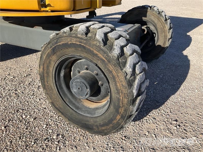 Haulotte HA26PX 4WD Diesel 26 mts Articulating Boom Lift Bomlifte med knækarm