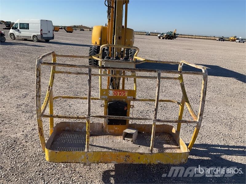 Haulotte HA26PX 4WD Diesel 26 mts Articulating Boom Lift Bomlifte med knækarm