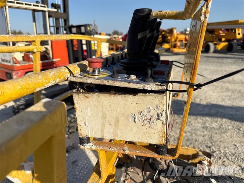 Haulotte HA26PX Articulating Boom Lift Karos emelők