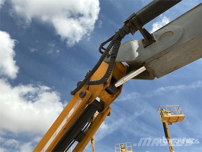 Haulotte HA32PX 4WD Diesel Articulating Boom Lift Knikarmhoogwerkers