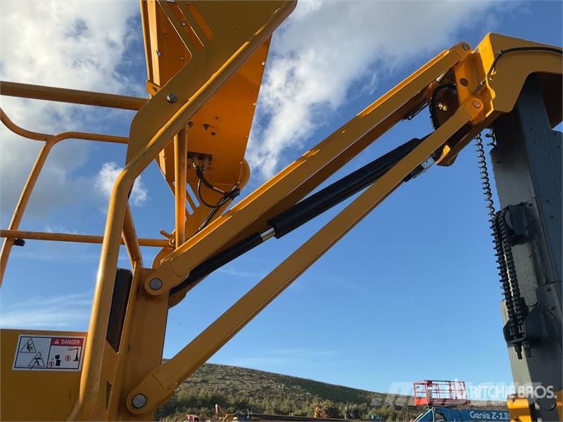 Haulotte Star10 Vertical Mast Lift 垂直昇降型リフト