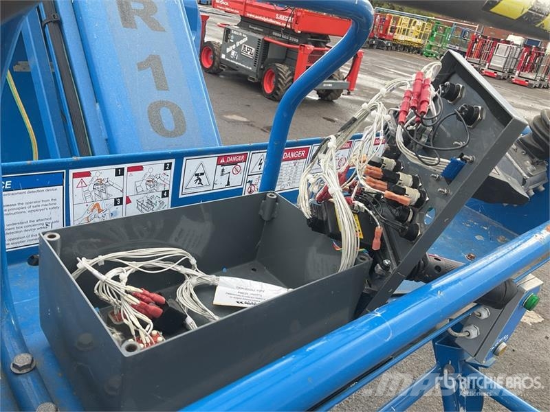Haulotte Star10 Vertical Mast Lift (Inoperable) Vertikální sloupové výtahy