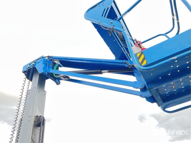 Haulotte Star10 Vertical Mast Lift Vertikālie pacēlāji