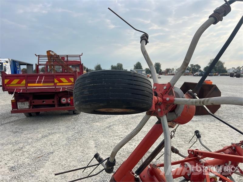 Hay Rake Schudders