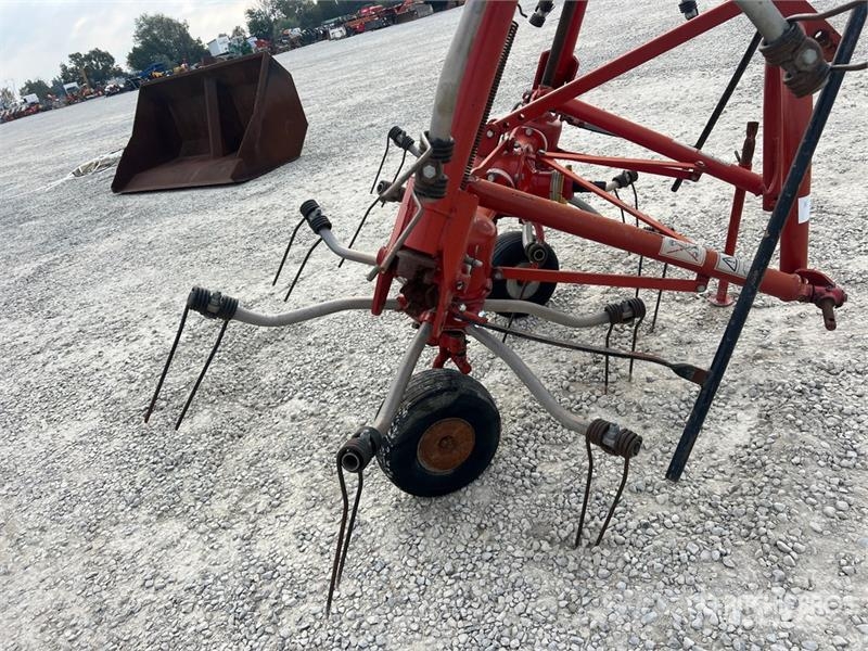 Hay Rake Schudders