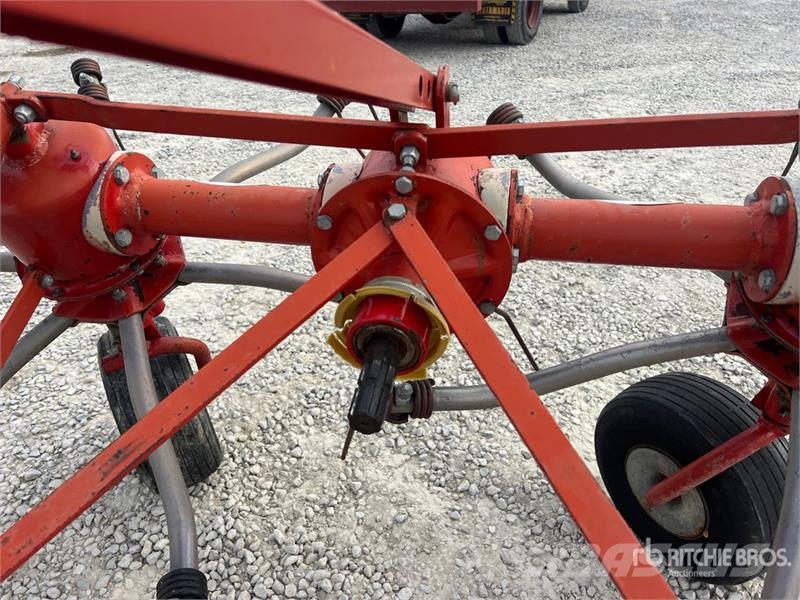 Hay Rake Schudders