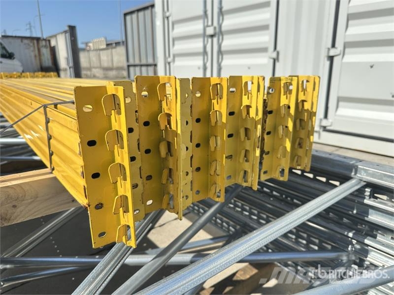 Heavy-Duty Zinc Pallet Scaffolding With Yellow Bea Entreprenør - Andet