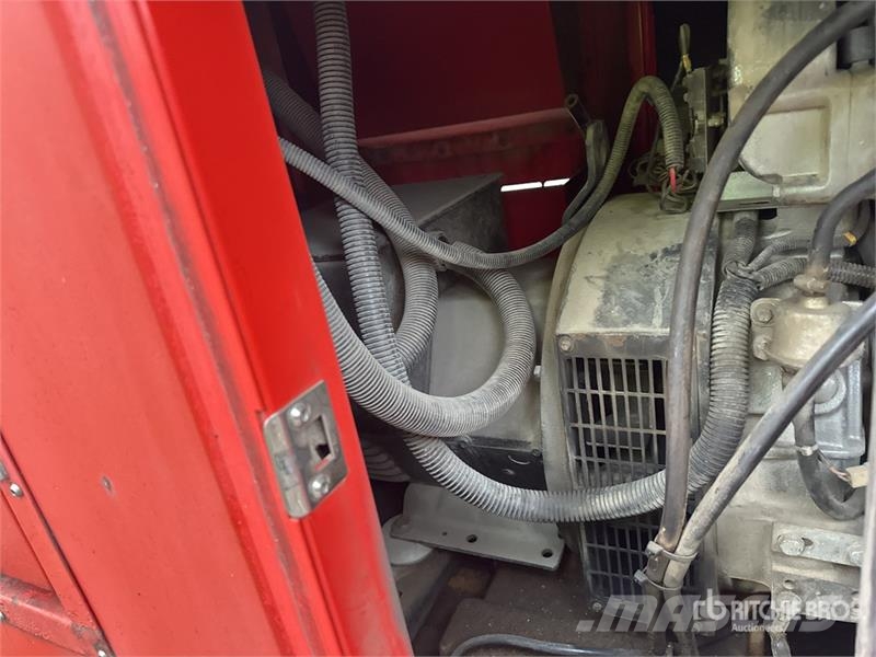 Himoinsa HYW45P Mobile Generator Set Geradores a diesel