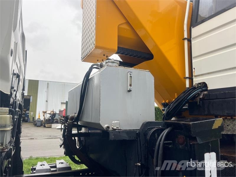 Hino Uzmanlar HTF 45 45 m on  Hino 700 6x4 Bucket Truck Auto hoogwerkers