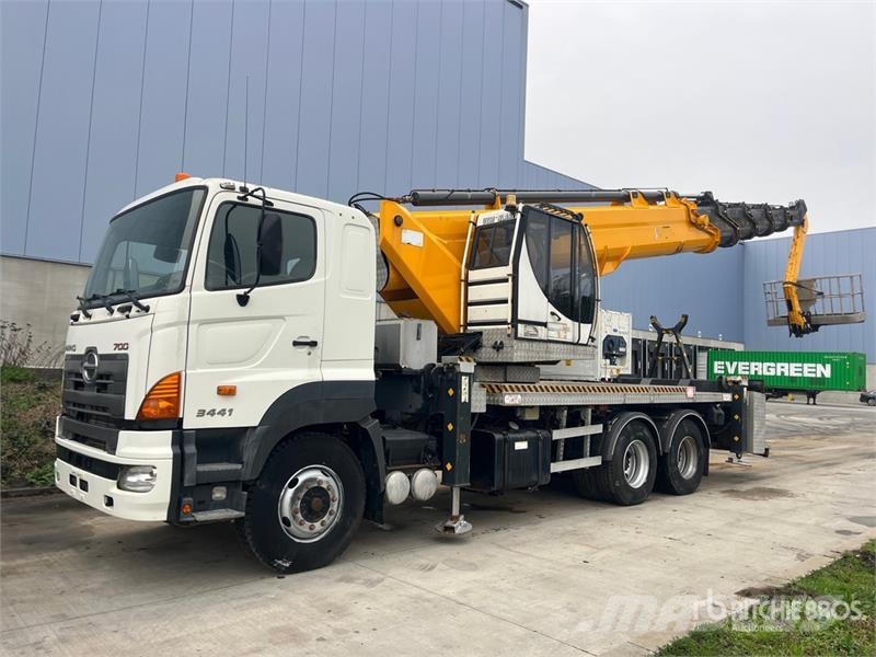 Hino Uzmanlar HTF45 45 m on  Hino 700 6x4 Bucket Truck Auto hoogwerkers