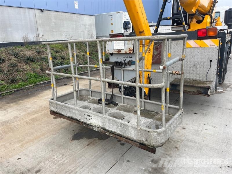 Hino Uzmanlar HTF45 45 m on  Hino 700 6x4 Bucket Truck Auto hoogwerkers