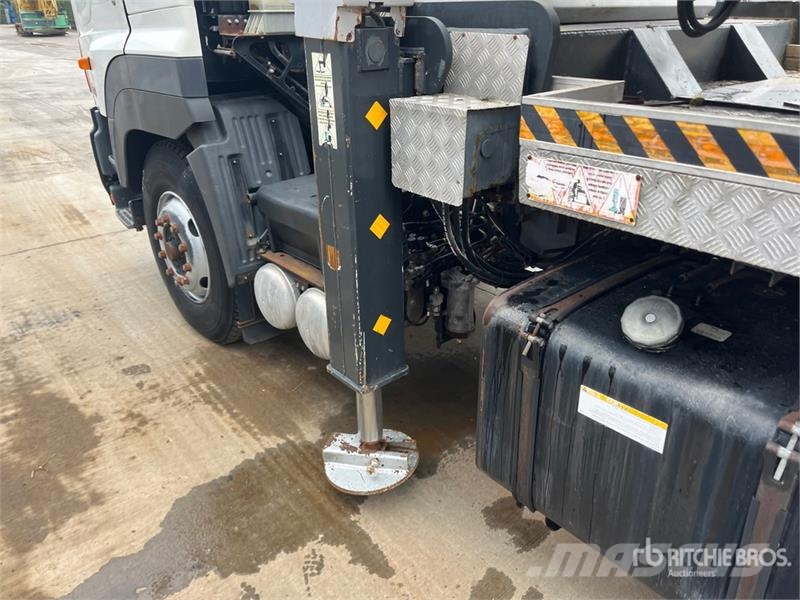 Hino Uzmanlar HTF45 45 m on  Hino 700 6x4 Bucket Truck Auto hoogwerkers