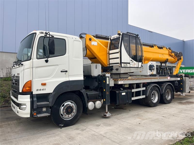 Hino Uzmanlar HTF45 45 m on  Hino 700 6x4 Bucket Truck Auto hoogwerkers