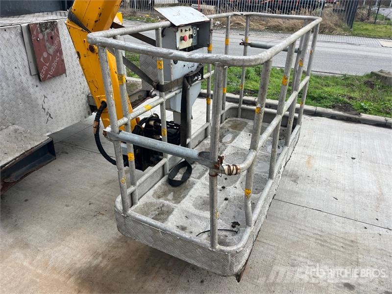 Hino Uzmanlar HTF45 45 m on  Hino 700 6x4 Bucket Truck Auto hoogwerkers