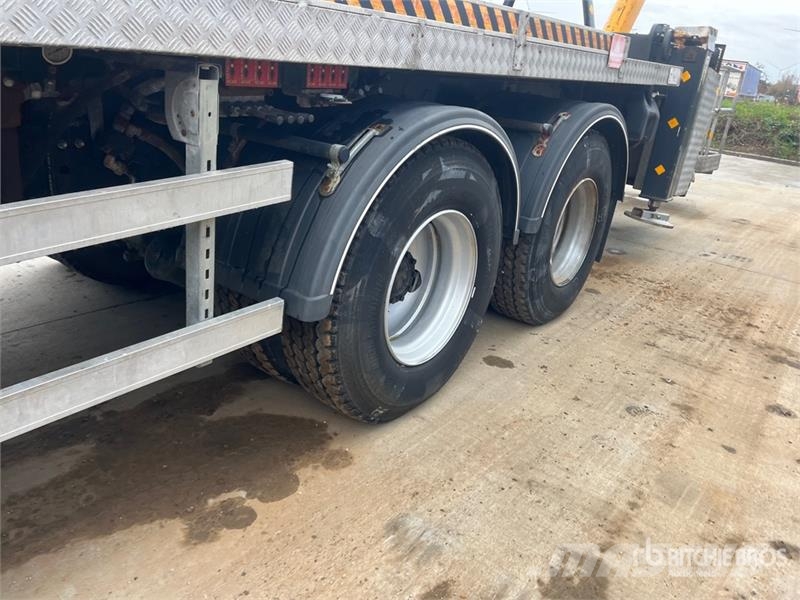 Hino Uzmanlar HTF45 45 m on  Hino 700 6x4 Bucket Truck Auto hoogwerkers