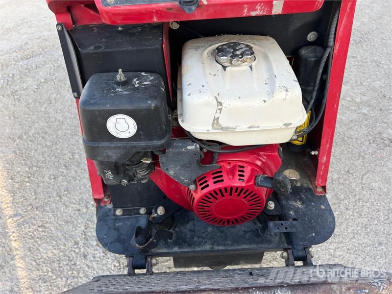 Hinowa HS701 Stand-On Self-Loading Crawler Concrete Buggy Zubehör