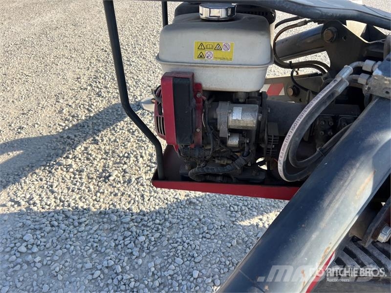 Hinowa Light Lift 14.72IIIS Crawler Articulating Boom Lif Körüklü personel platformları