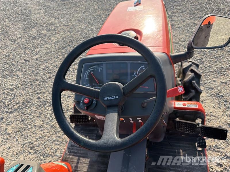 Hitachi CX-150 Mini 4WD Tractor الجرارات