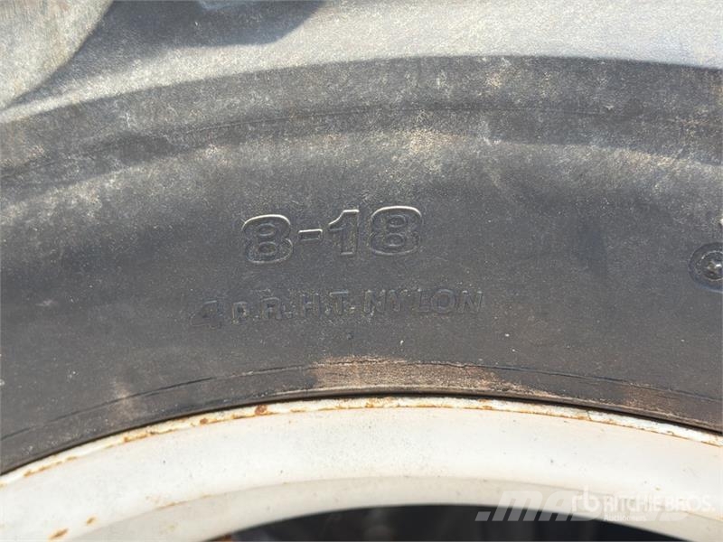 Hitachi CX-150 Mini 4WD Tractor الجرارات