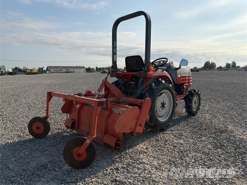 Hitachi CX-150 Mini 4WD Tractor الجرارات