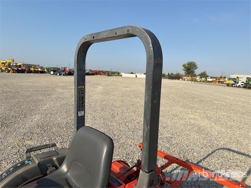 Hitachi CX-150 Mini 4WD Tractor الجرارات