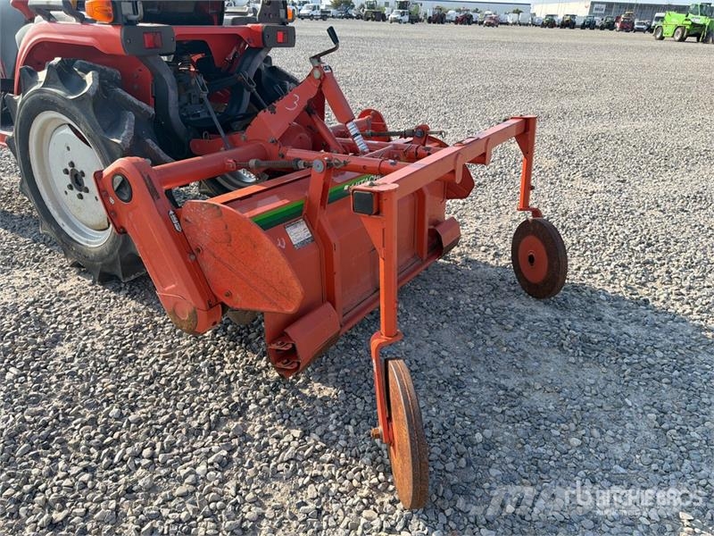 Hitachi CX-150 Mini 4WD Tractor الجرارات