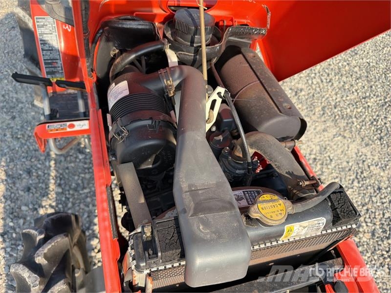 Hitachi CX-150 Mini 4WD Tractor الجرارات