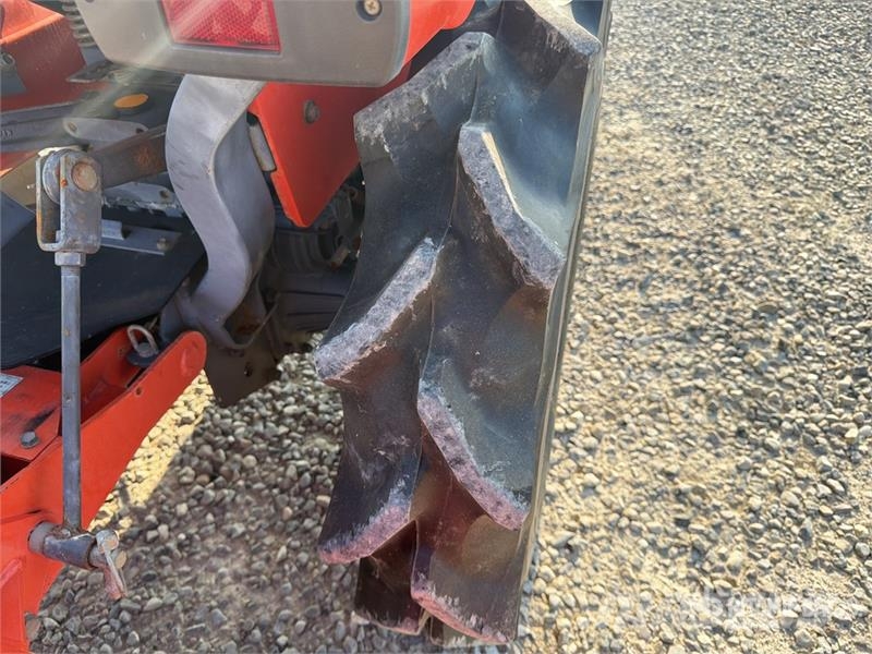 Hitachi CX-150 Mini 4WD Tractor الجرارات