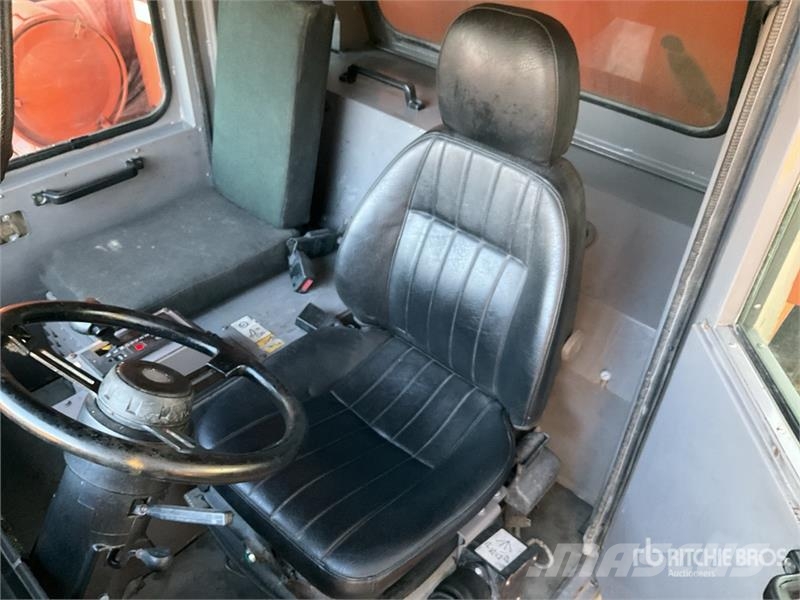 Hitachi EH1100-3 Дъмпери/моторни превозни средства