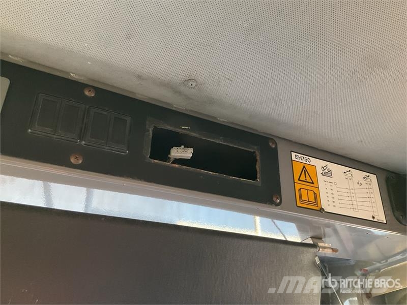 Hitachi EH1100-3 Дъмпери/моторни превозни средства