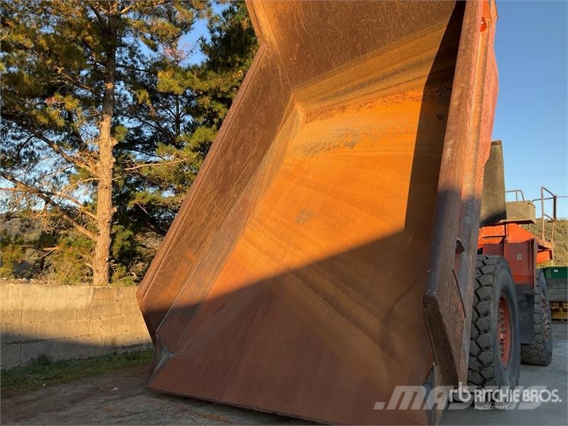 Hitachi EH1100-3 Дъмпери/моторни превозни средства