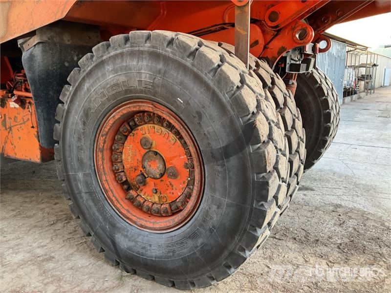 Hitachi EH750-2 Haul Truck Dúmpers articulados
