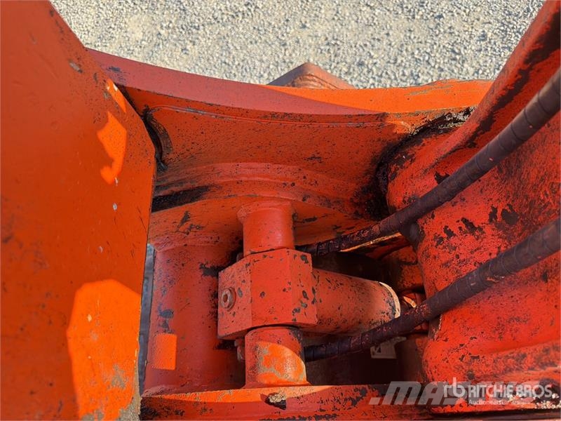 Hitachi Zaxis ZX180LCN Tracked Excavator Bagri goseničarji