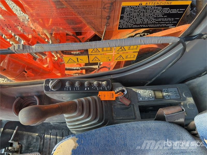 Hitachi Zaxis ZX180LCN Tracked Excavator Bagri goseničarji