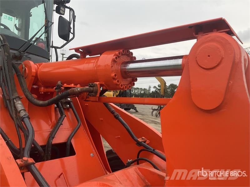 Hitachi ZW180-6 Wheel Loader Wheel loaders