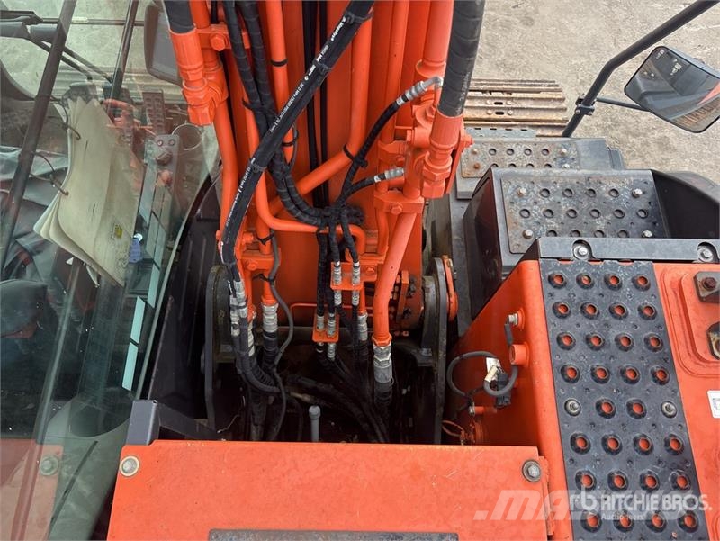 Hitachi ZX130LCN-6 Tracked Excavator Gravemaskiner på larvebånd