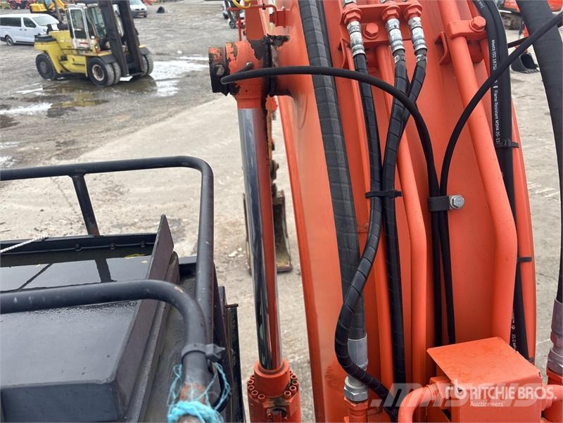 Hitachi ZX130LCN-6 Tracked Excavator Gravemaskiner på larvebånd