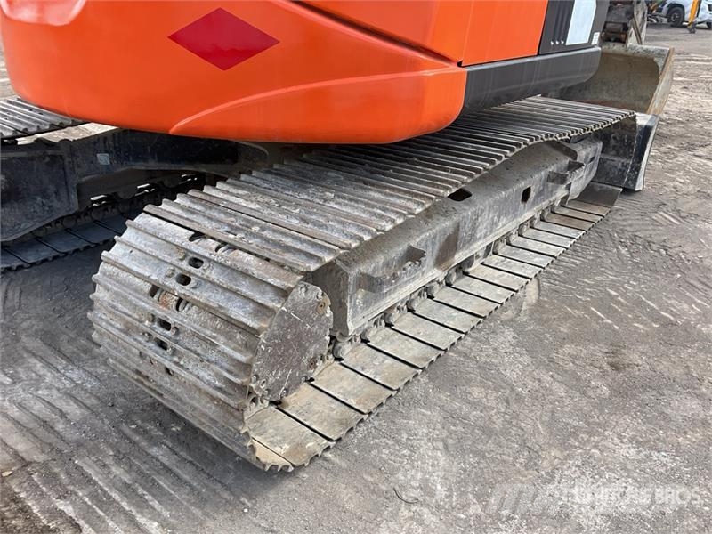 Hitachi ZX135US-5 Tracked Excavator Lánctalpas kotrók